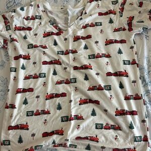 Kyte BABY Holiday Train Print V Neck Tee